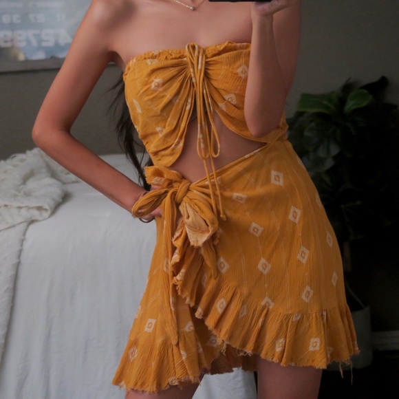 Skylar + Madison Boho Strapless Smocked Wrap Dress - Picture 4 of 10